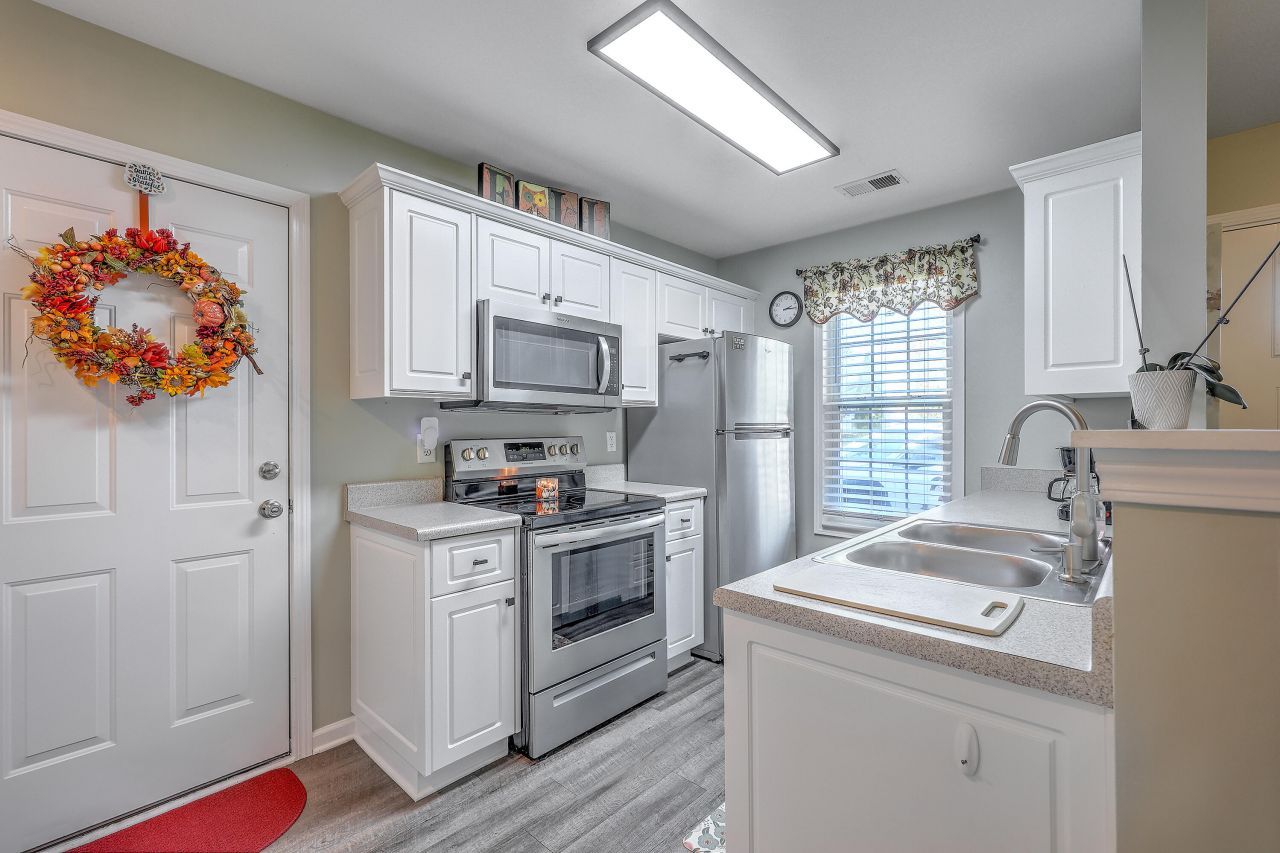 110 Sandy Hook Court Photo 5