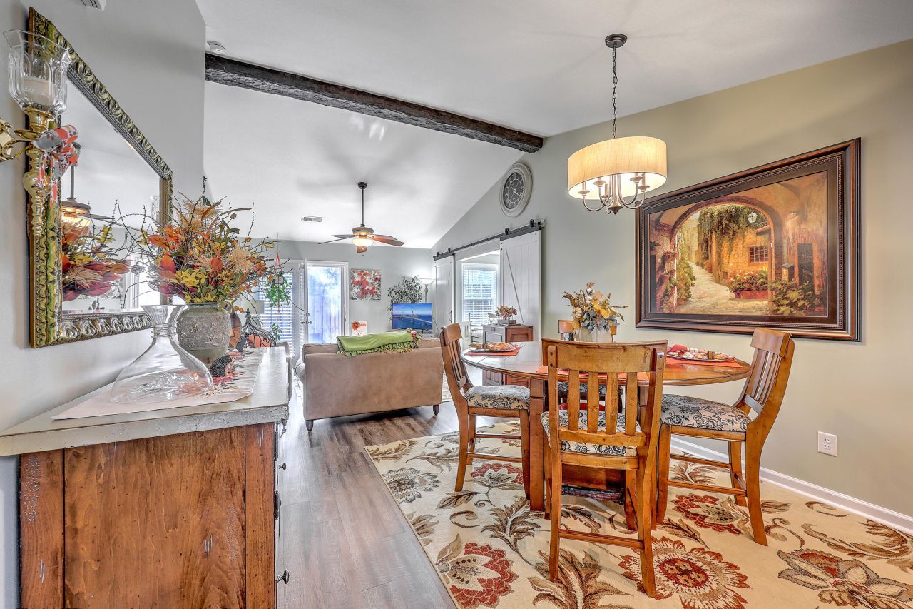 110 Sandy Hook Court Photo 9