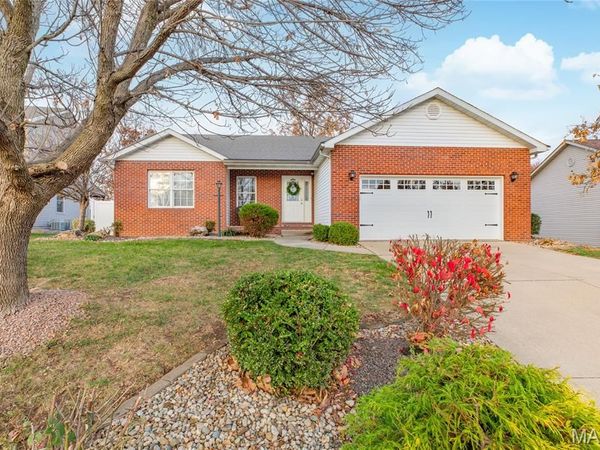 109 Spruce Court, Brighton, IL 62012