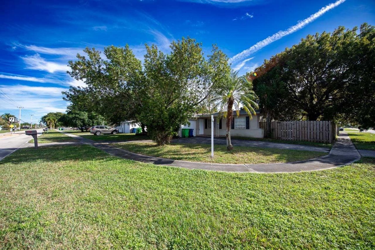 9370 NW 25th Court, Sunrise, FL 33322 Photo