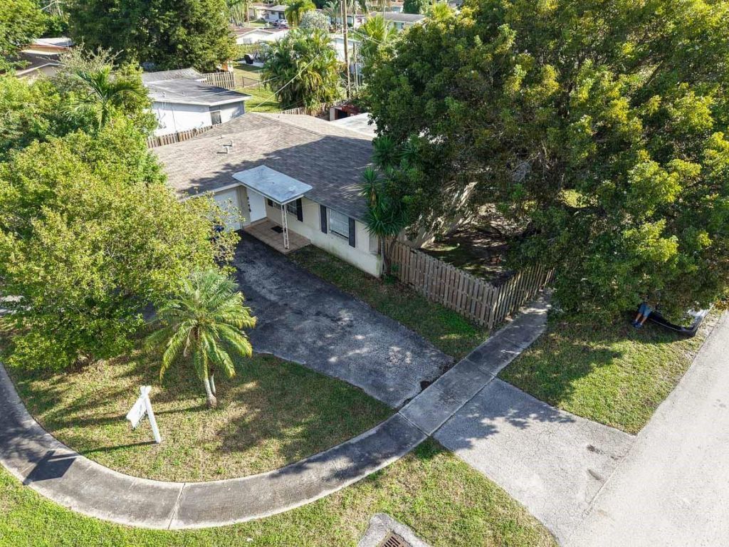 9370 NW 25th Court, Sunrise, FL 33322 Photo