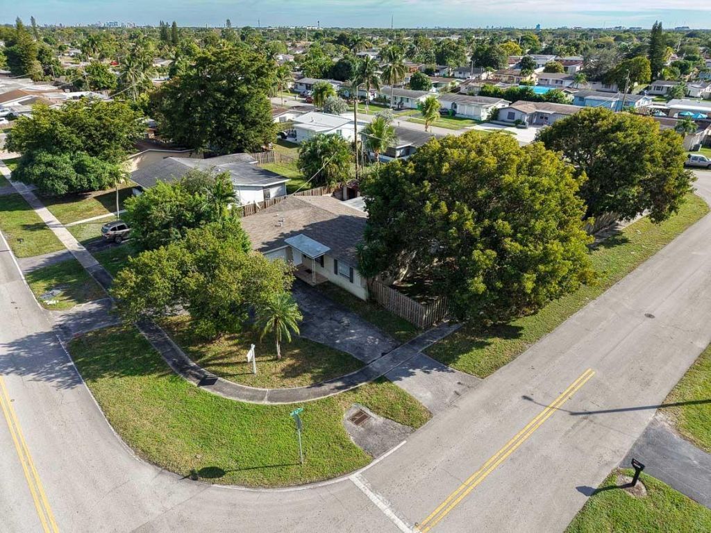 9370 NW 25th Court, Sunrise, FL 33322 Photo