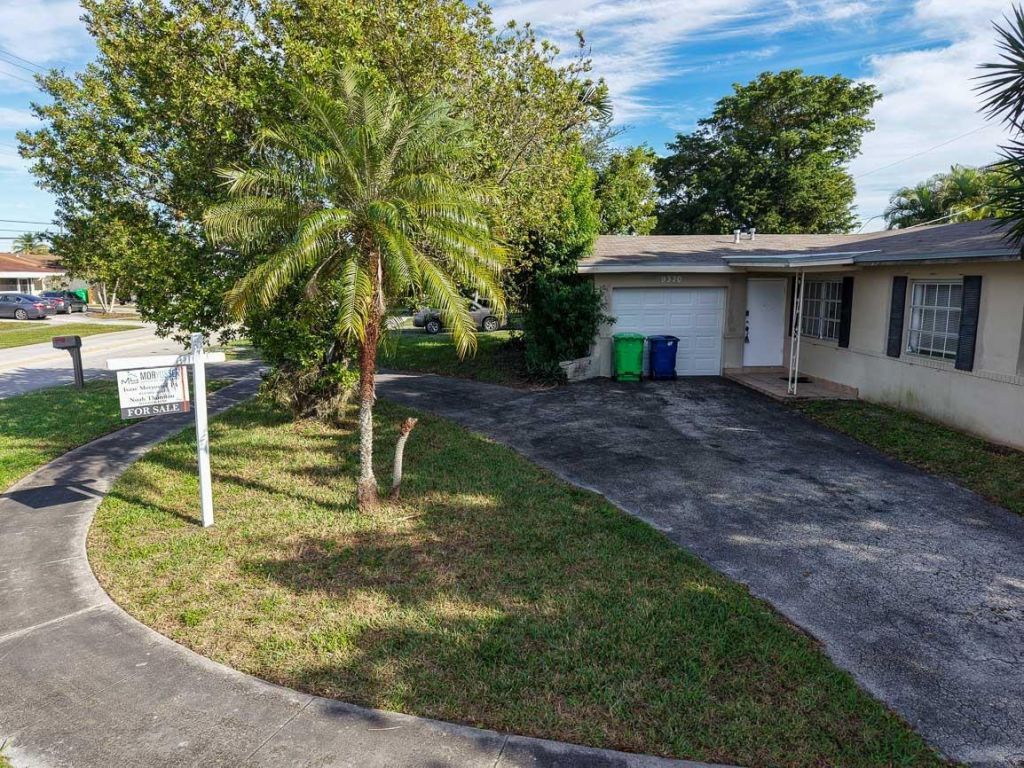 9370 NW 25th Court, Sunrise, FL 33322 Photo