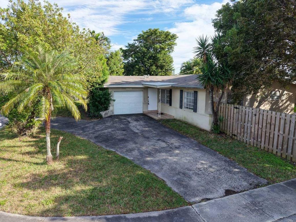9370 NW 25th Court, Sunrise, FL 33322 Photo