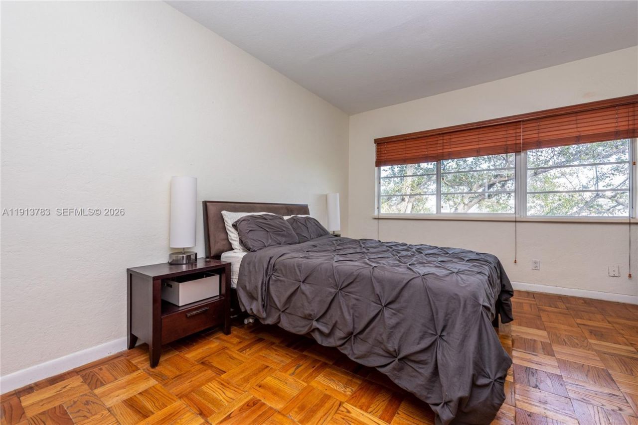 350 S Shore Dr, Unit 7, Miami Beach, FL 33141 Photo