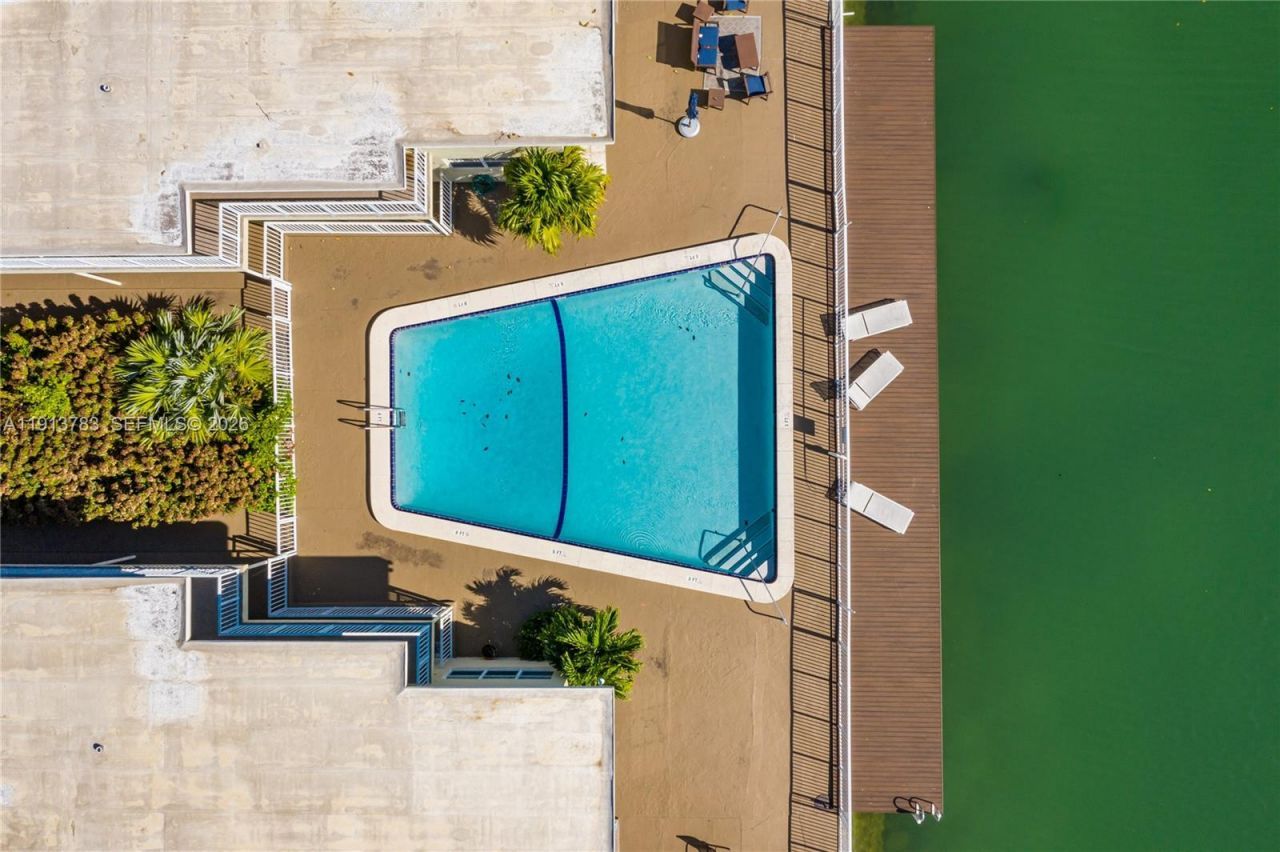 350 S Shore Dr, Unit 7, Miami Beach, FL 33141 Photo