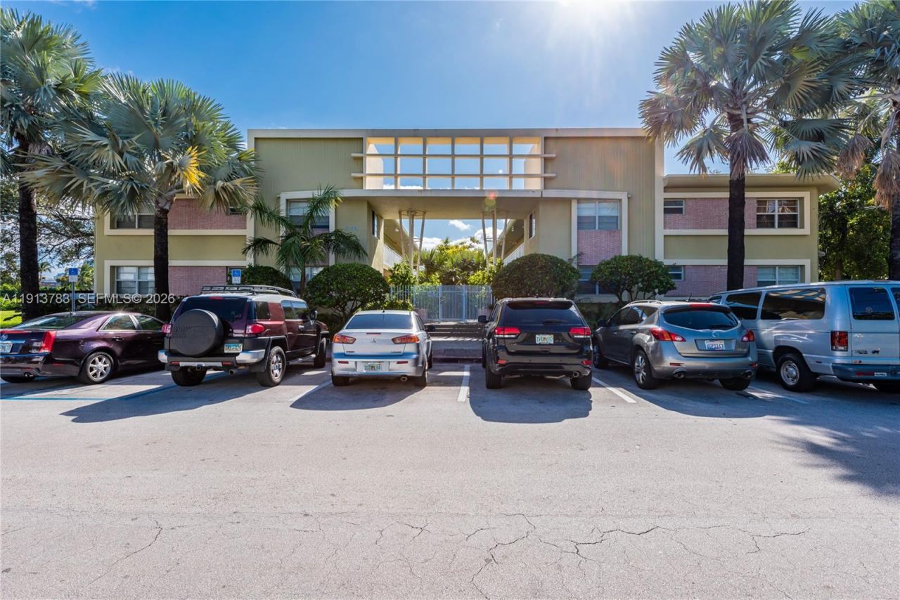 350 S Shore Dr, Unit 7, Miami Beach, FL 33141 Photo