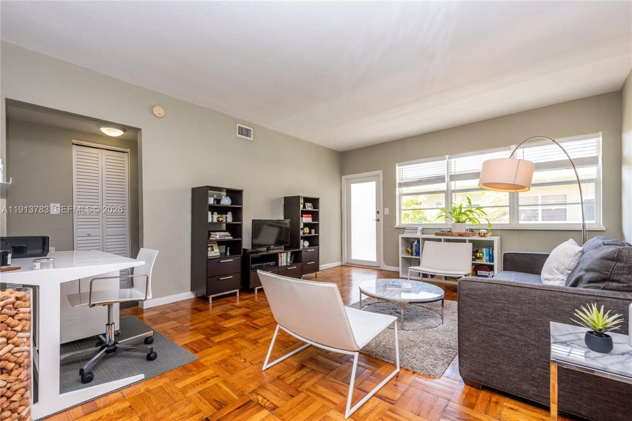 350 S Shore Dr, Unit 7, Miami Beach, FL 33141 Photo