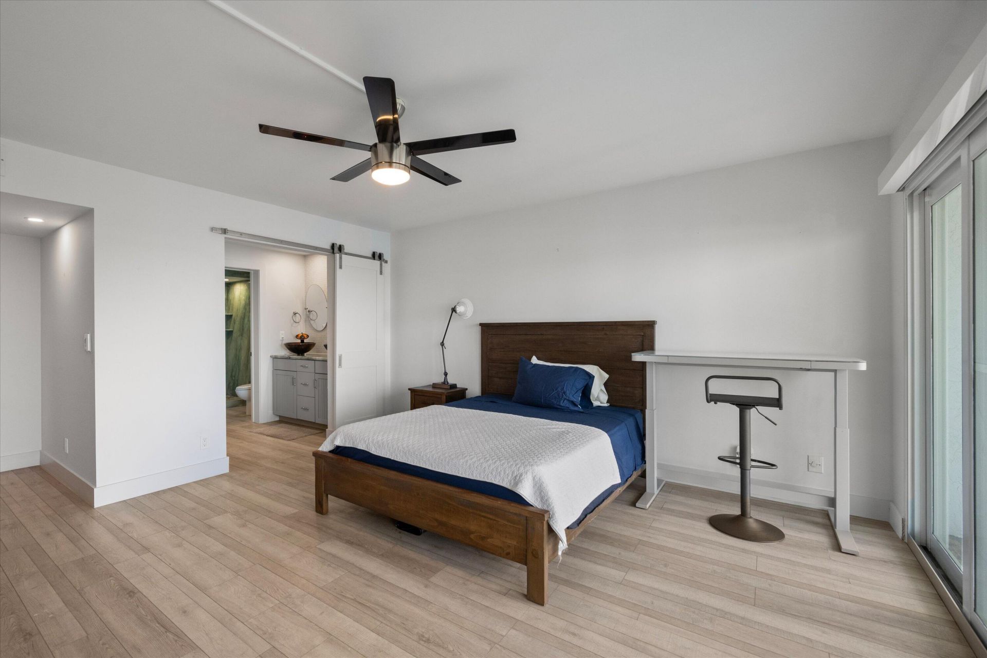 3040 Lake Shore Drive, Unit Ph 2, Riviera Beach, FL 33404 Photo