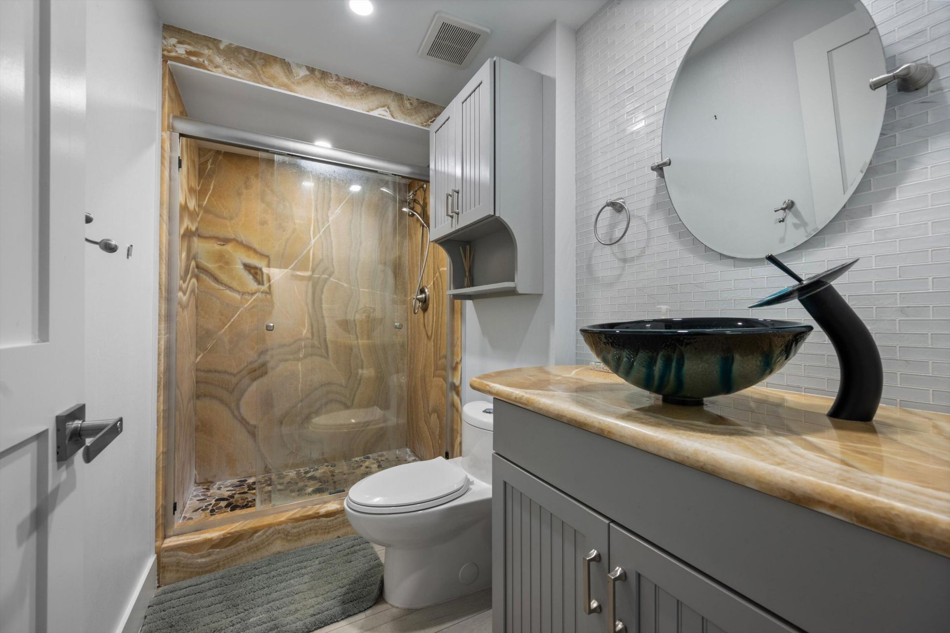 3040 Lake Shore Drive, Unit Ph 2, Riviera Beach, FL 33404 Photo