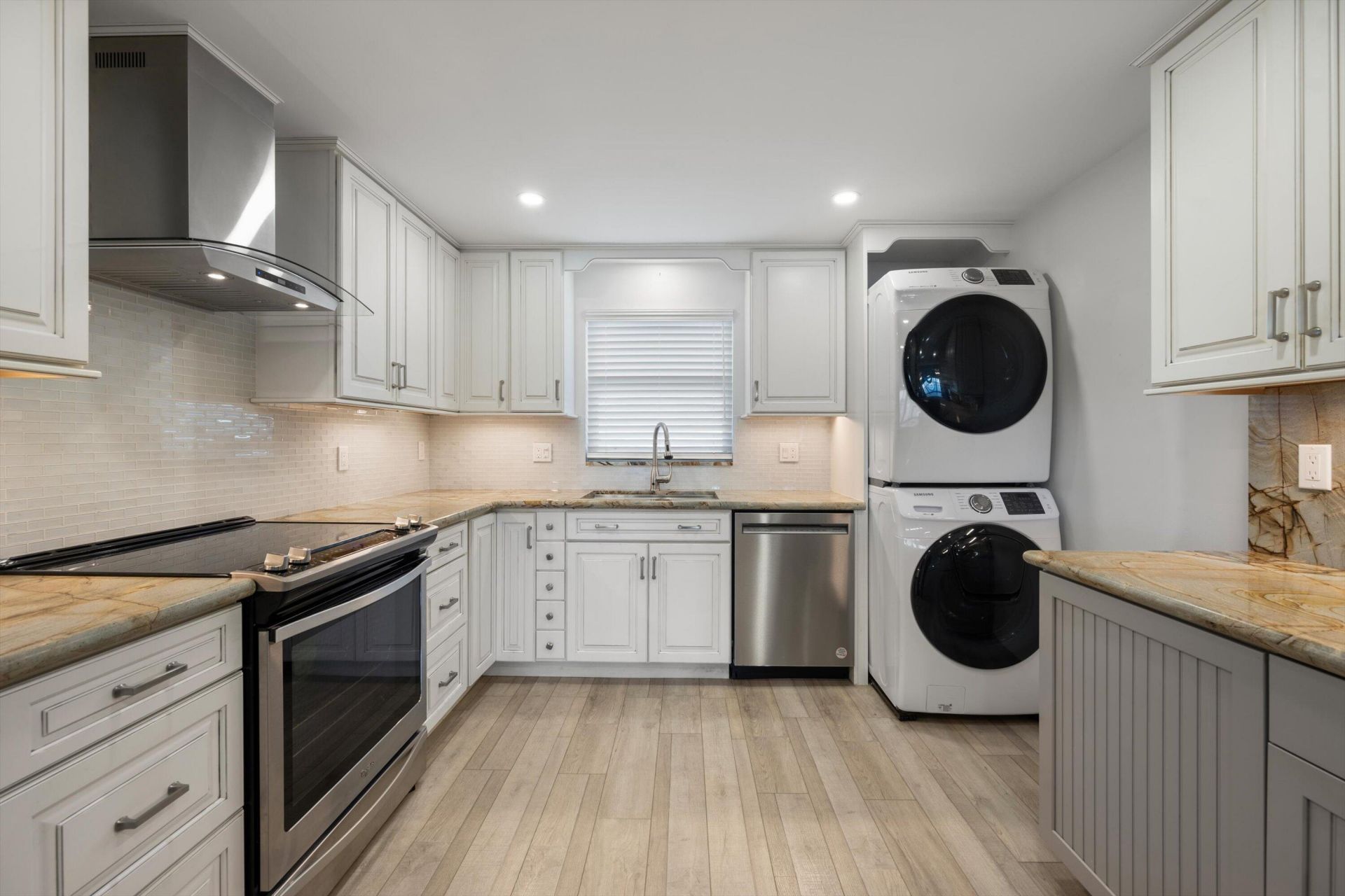 3040 Lake Shore Drive, Unit Ph 2, Riviera Beach, FL 33404 Photo