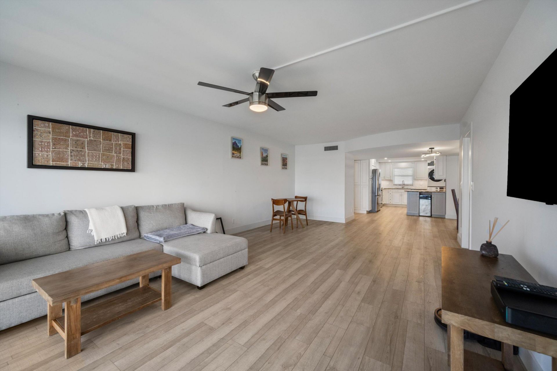 3040 Lake Shore Drive, Unit Ph 2, Riviera Beach, FL 33404 Photo