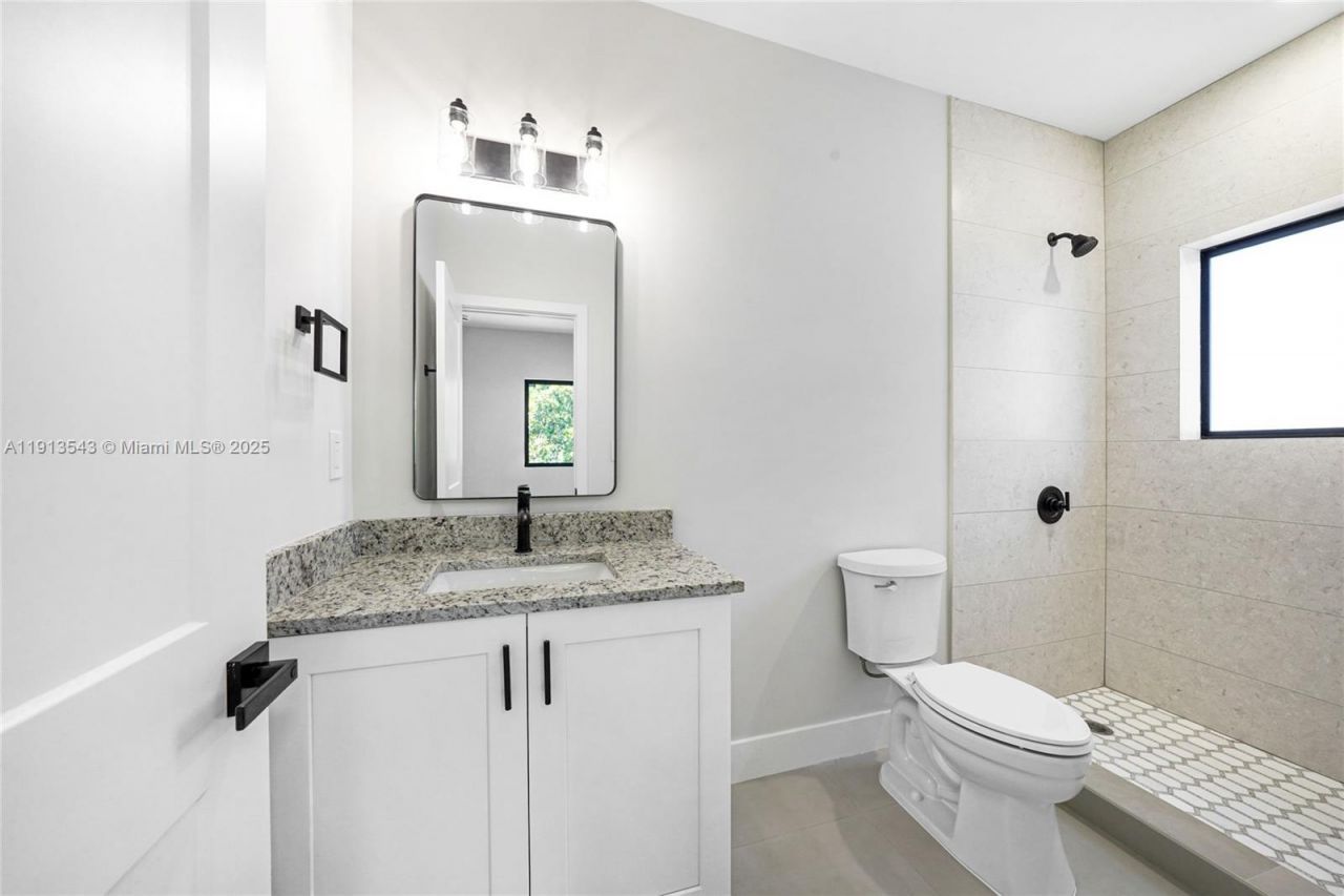 4313 E 8th Ct, Unit B, Hialeah, FL 33013 Photo