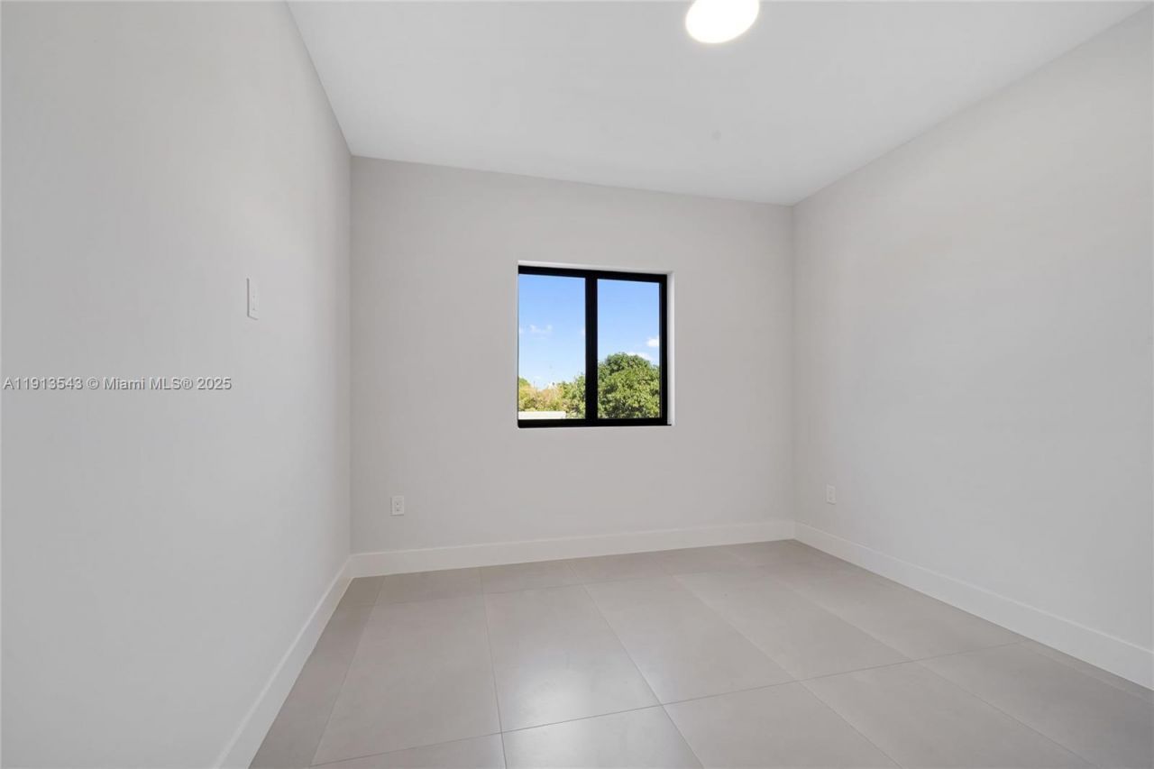 4313 E 8th Ct, Unit B, Hialeah, FL 33013 Photo