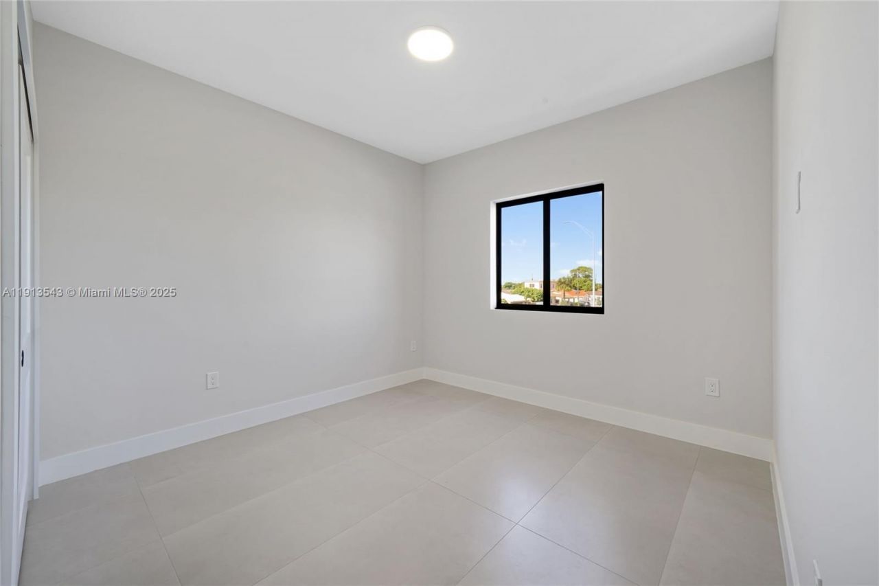 4313 E 8th Ct, Unit B, Hialeah, FL 33013 Photo