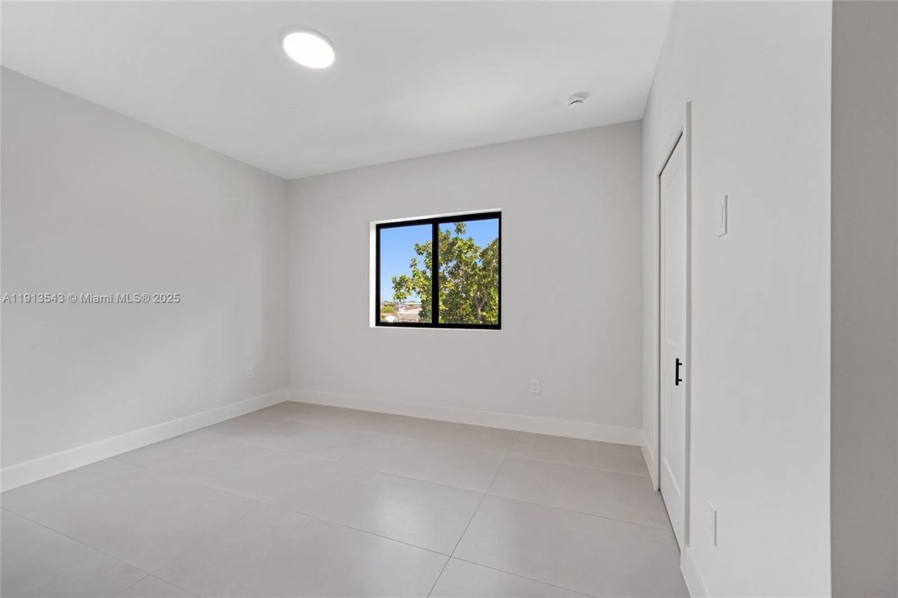 4313 E 8th Ct, Unit B, Hialeah, FL 33013 Photo