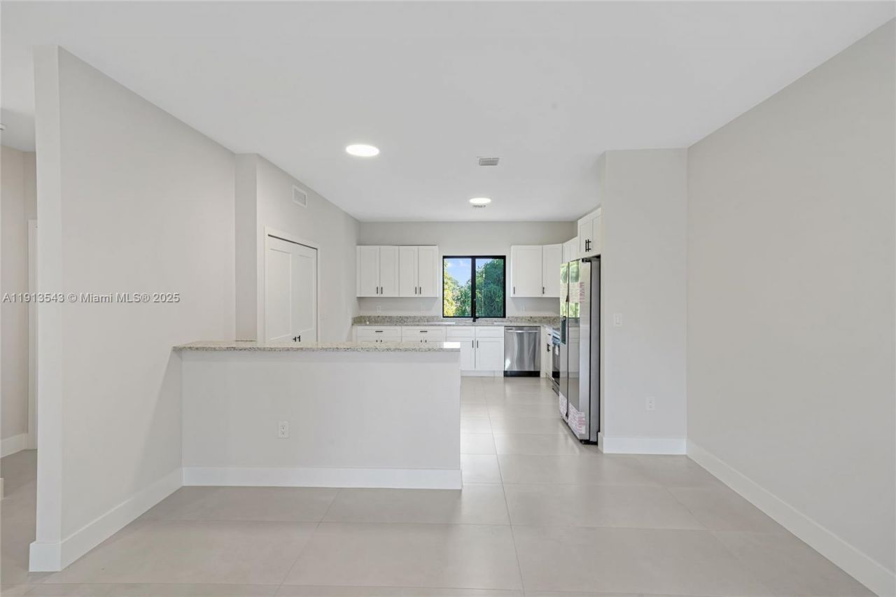 4313 E 8th Ct, Unit B, Hialeah, FL 33013 Photo