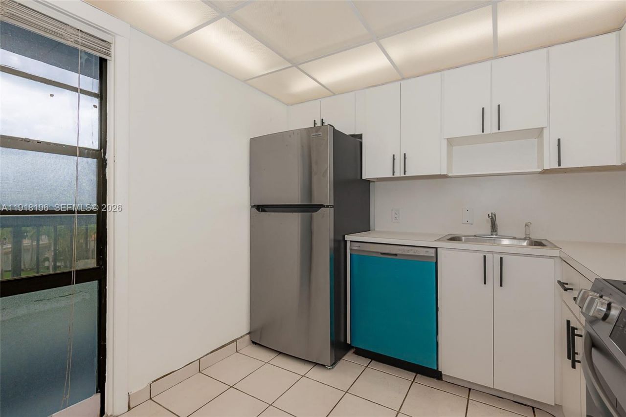 20500 W Country Club Dr, Unit 716, Aventura, FL 33180 Photo