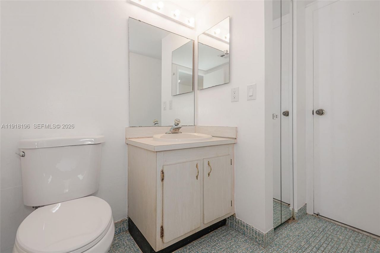 20500 W Country Club Dr, Unit 716, Aventura, FL 33180 Photo