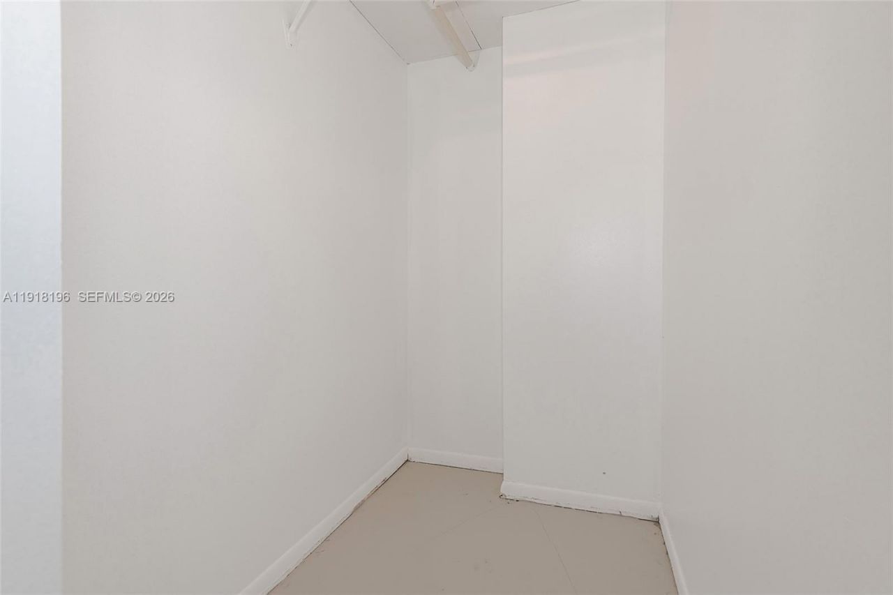 20500 W Country Club Dr, Unit 716, Aventura, FL 33180 Photo