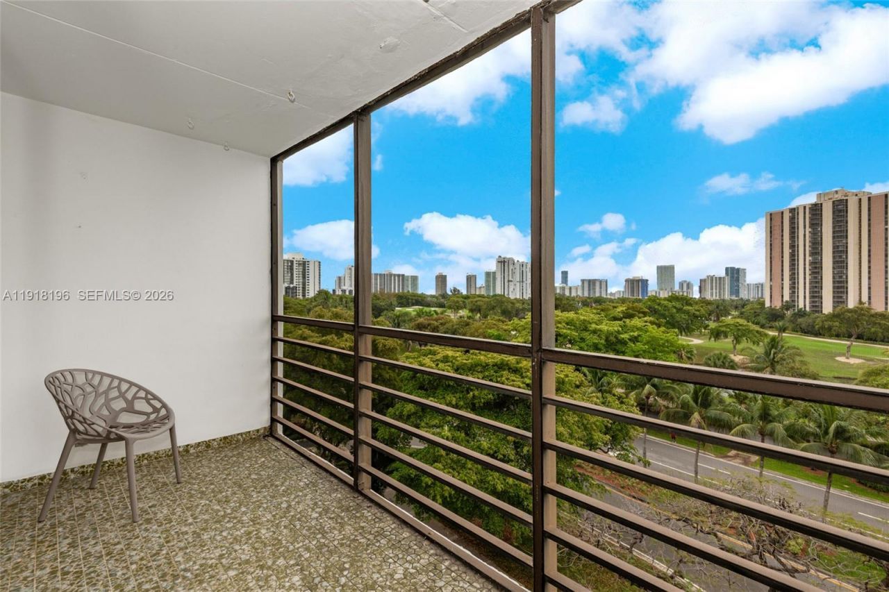 20500 W Country Club Dr, Unit 716, Aventura, FL 33180 Photo