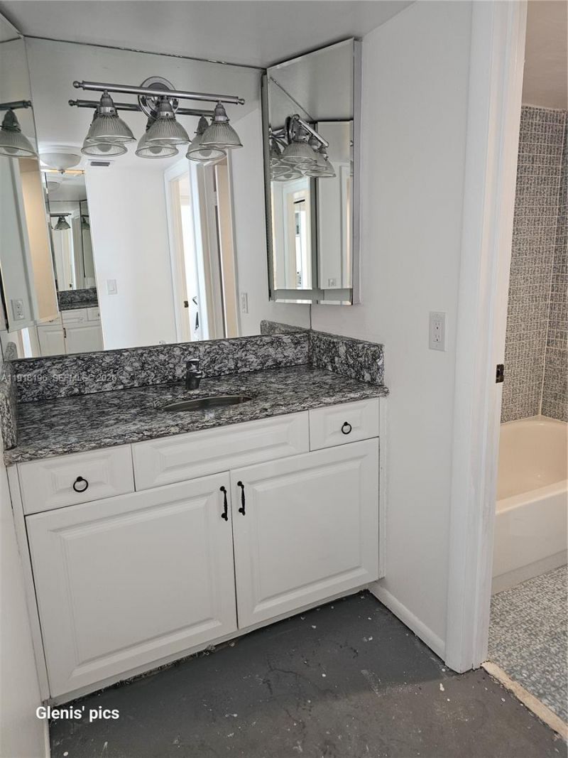 20500 W Country Club Dr, Unit 716, Aventura, FL 33180 Photo