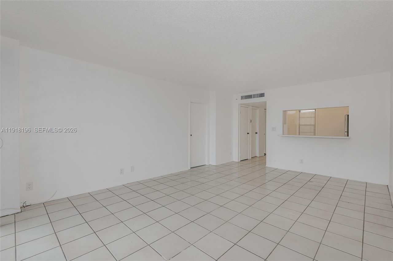 20500 W Country Club Dr, Unit 716, Aventura, FL 33180 Photo