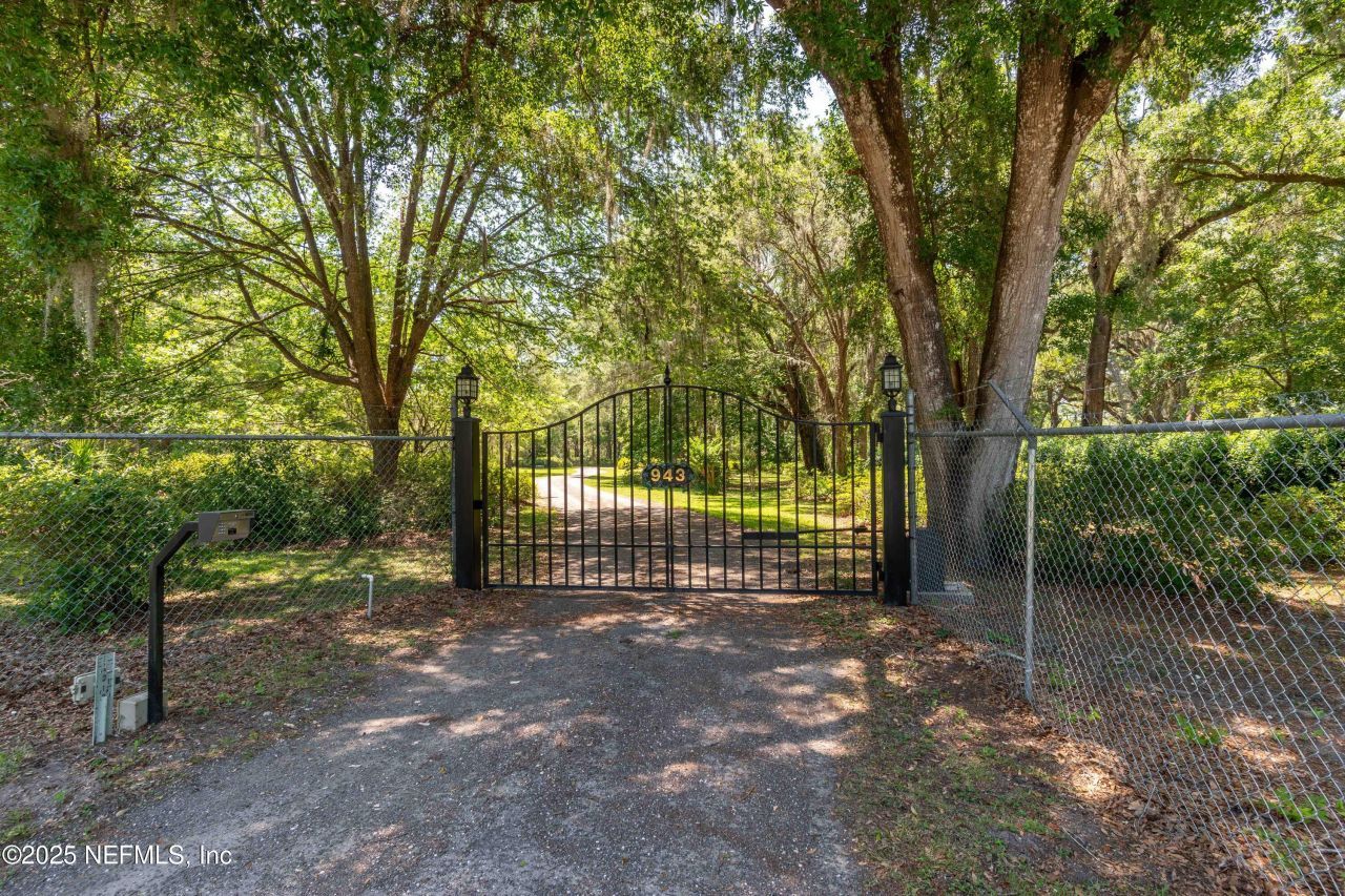 943 S County Road 21, Hawthorne, FL 32640 Photo