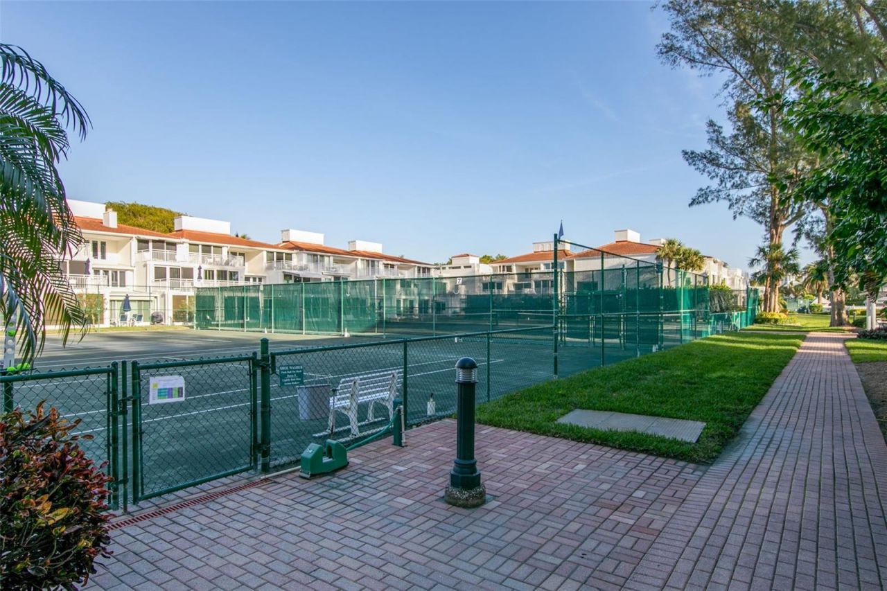 5055 Gulf Of Mexico Drive, Unit 435, Longboat Key, FL 34228 Photo