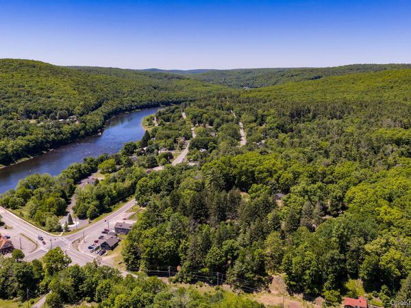 12 River Road, Barryville, NY 12719