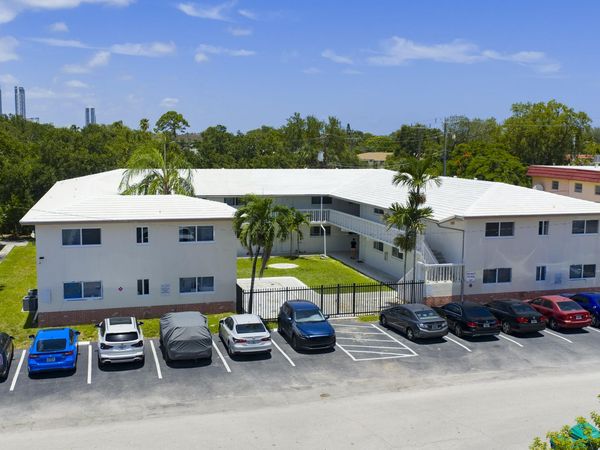 811 SE 16th Street, Fort Lauderdale, FL 33316