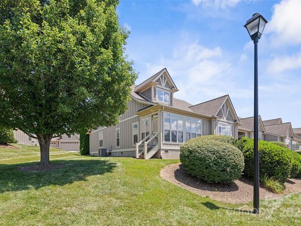 58 Burlington Lane, Fletcher, NC 28732