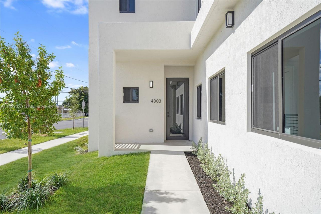 4303 E 8th Ct, Unit C, Hialeah, FL 33013 Photo