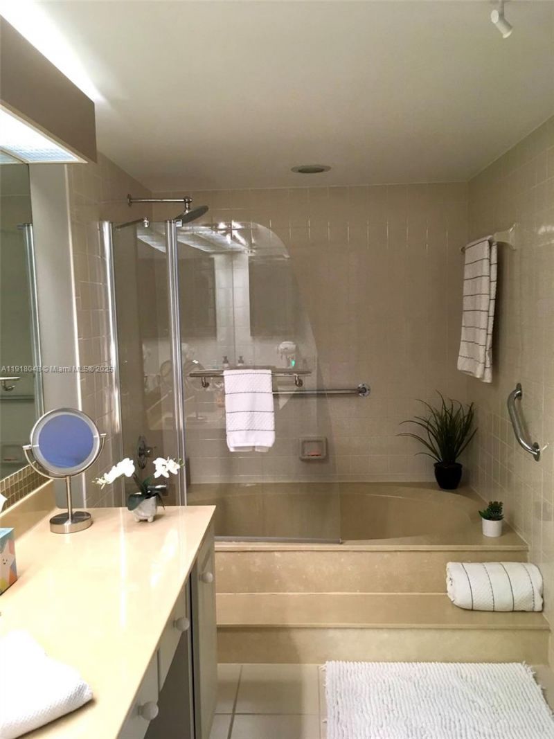 614 Executive Center Dr, Unit 104, West Palm Beach, FL 33401 Photo