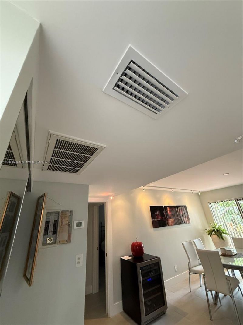 614 Executive Center Dr, Unit 104, West Palm Beach, FL 33401 Photo