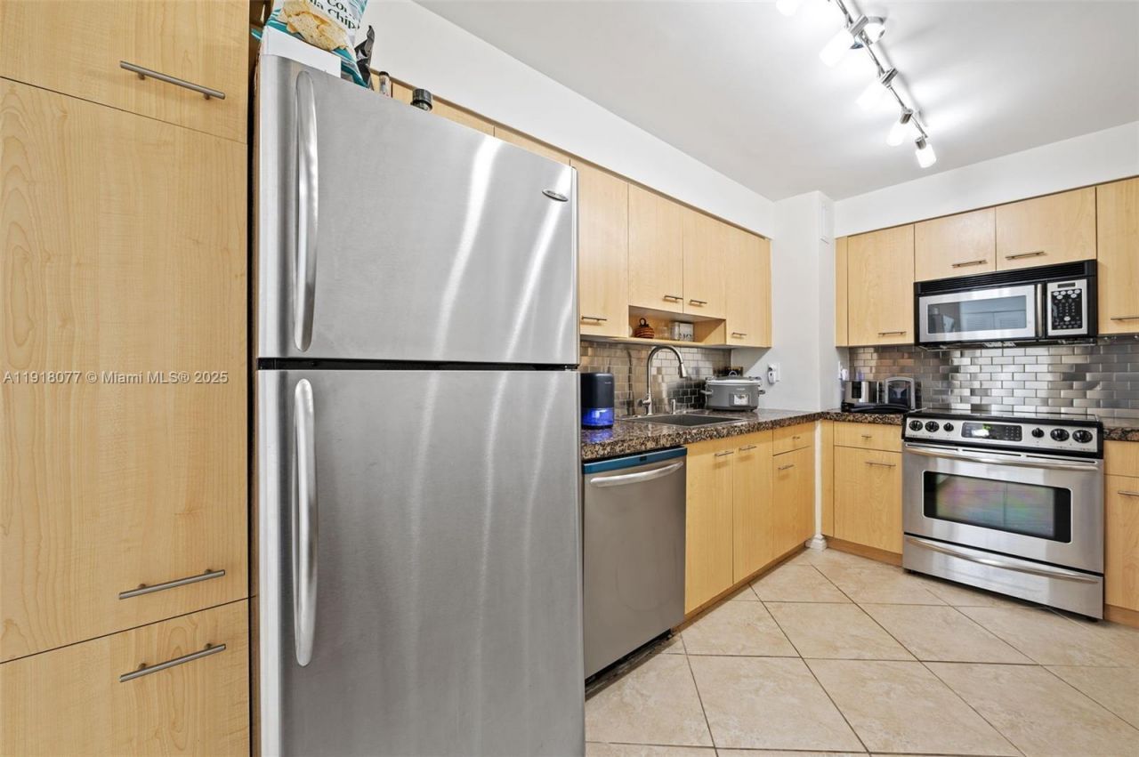 9195 Collins Ave, Unit PH14, Surfside, FL 33154 Photo