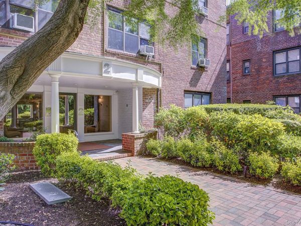 2 Town House Place, Unit 2-H, Great Neck, NY 11021