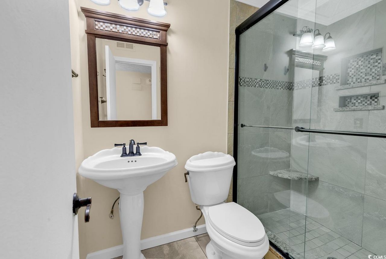 601 Lincoln Ln. Photo 15