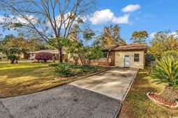 601 Lincoln Ln. photo 4