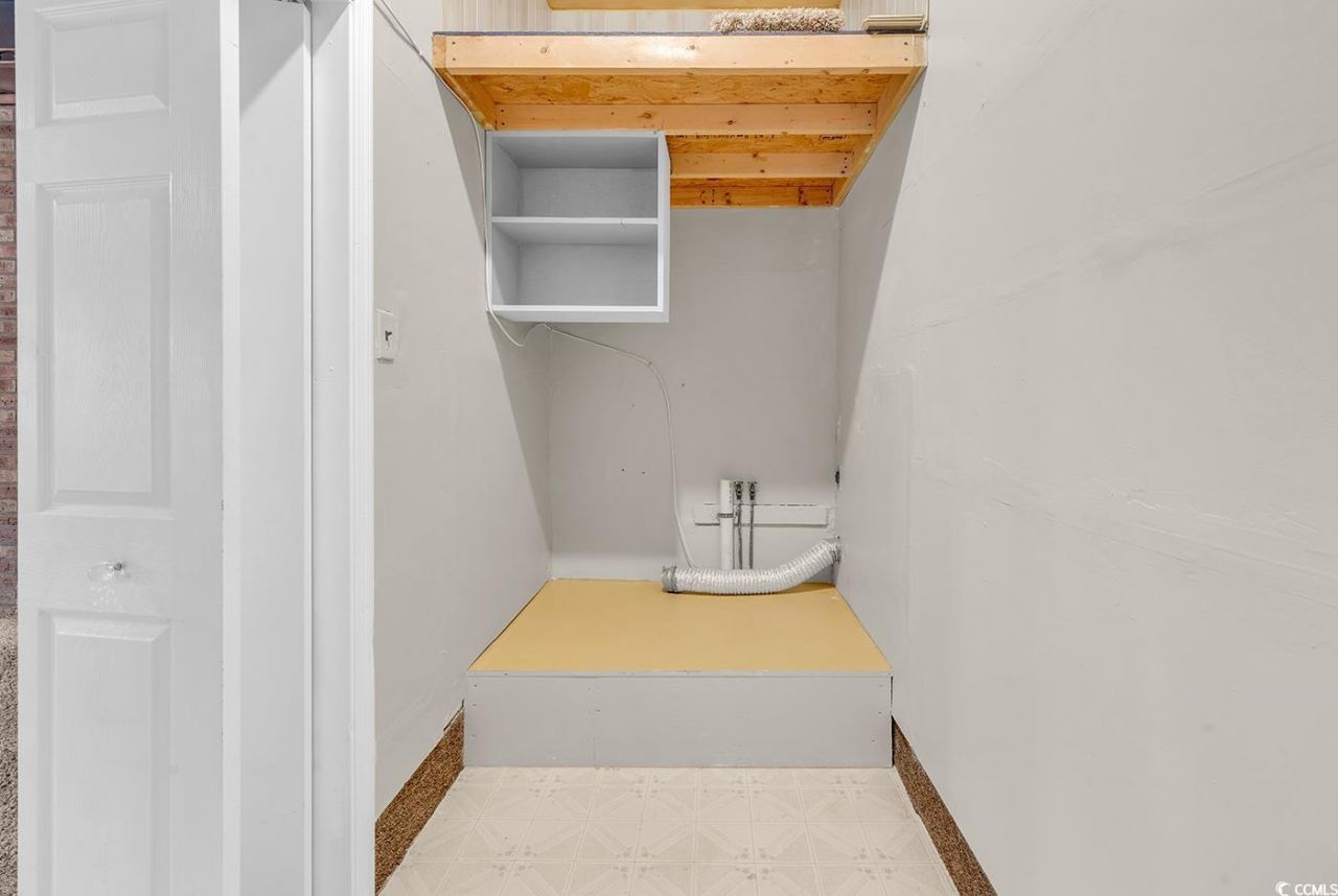 601 Lincoln Ln. Photo 7