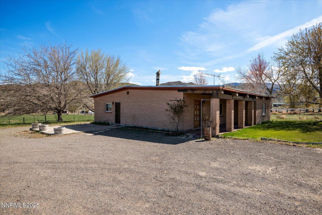 32000 Cantlon Drive, Wadsworth, NV 89442 Photo