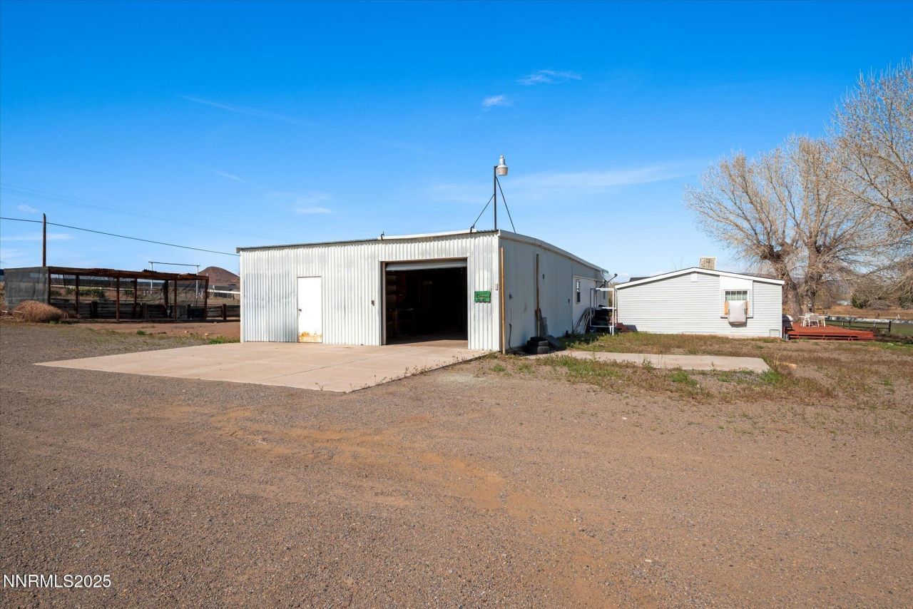 32000 Cantlon Drive, Wadsworth, NV 89442 Photo