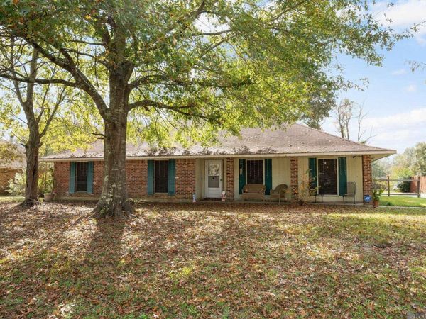 10525 Carmel Dr, Central, LA 70818