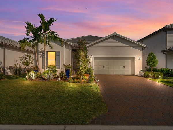 389 SE Filoli Drive, Port St. Lucie, FL 34984