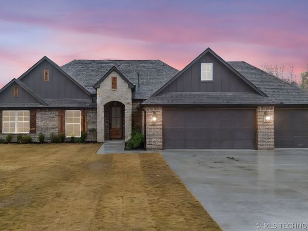 10860 E 450 Road, Claremore, OK 74017