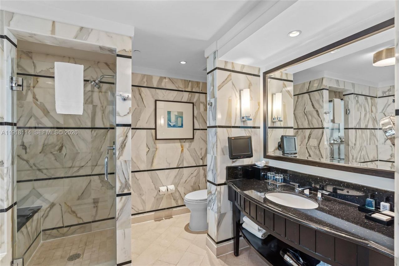 4391 Collins Ave, Unit 1118, Miami Beach, FL 33140 Photo