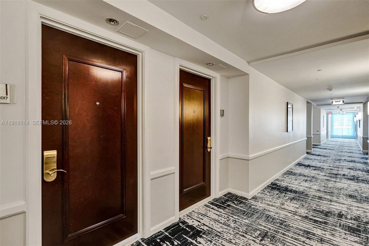 4391 Collins Ave, Unit 1118, Miami Beach, FL 33140 Photo