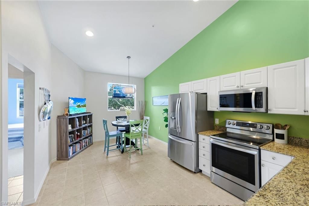 12110 Summergate Cir, Unit 202, Fort Myers, FL 33913 Photo