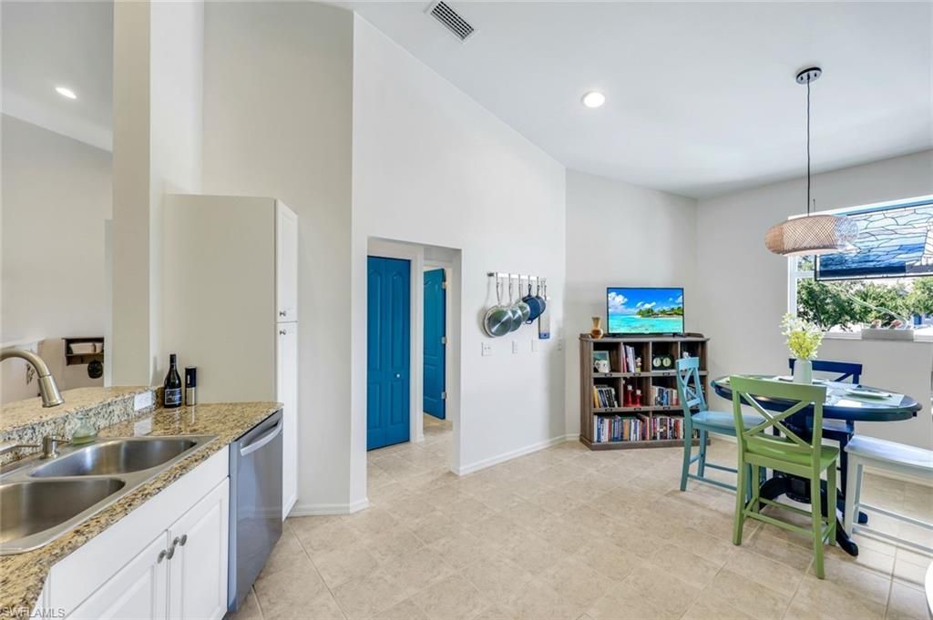 12110 Summergate Cir, Unit 202, Fort Myers, FL 33913 Photo