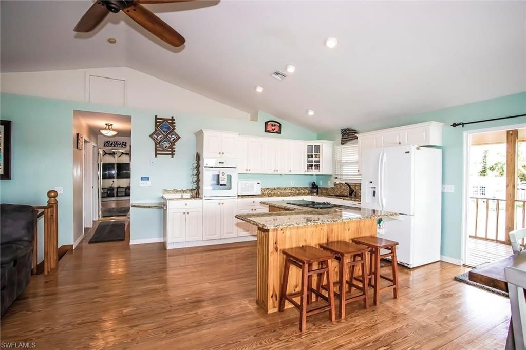 604 Sunset Ct, Goodland, FL 34140 Photo